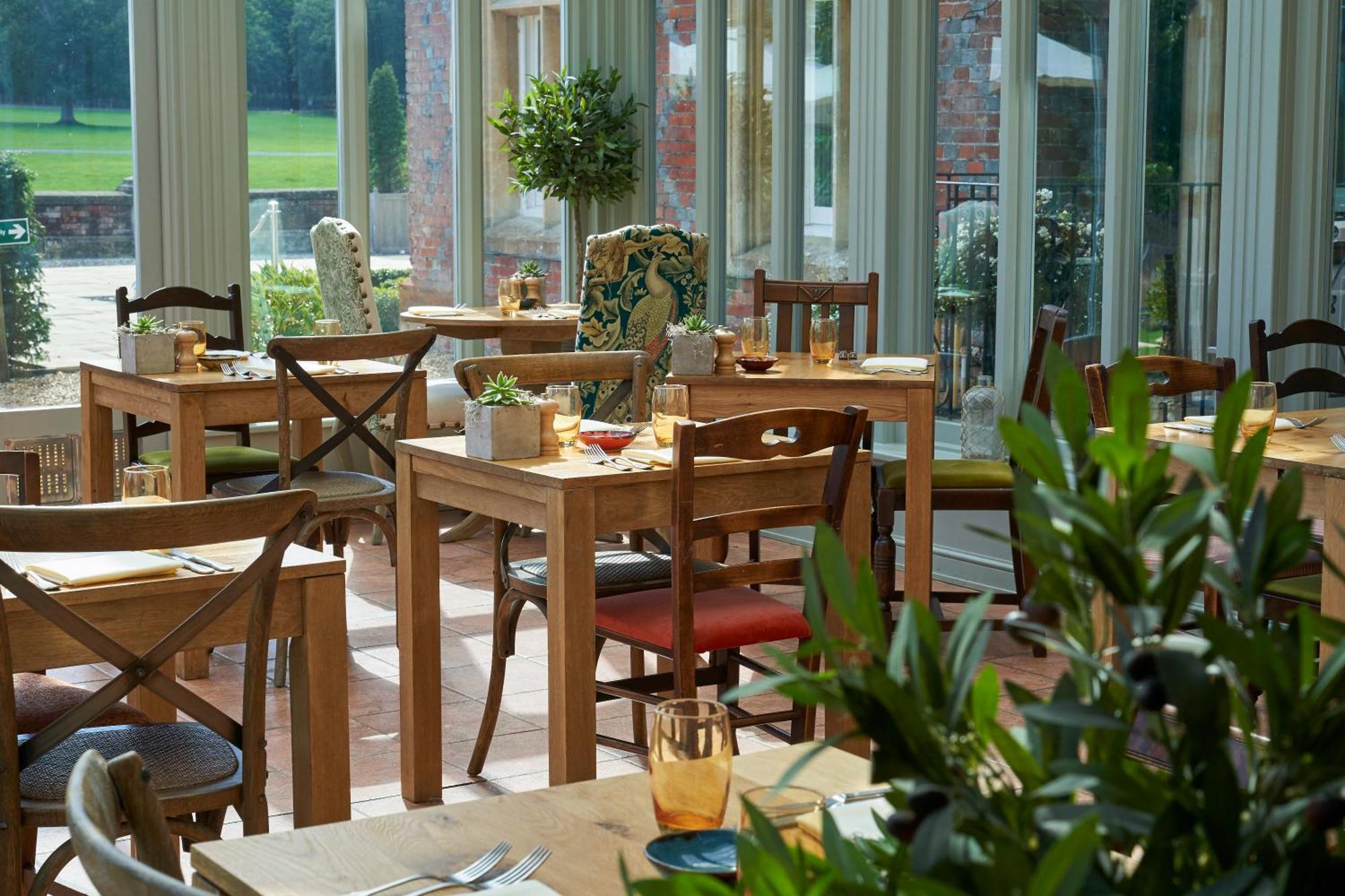 Burley Manor Hotel Buitenkant foto