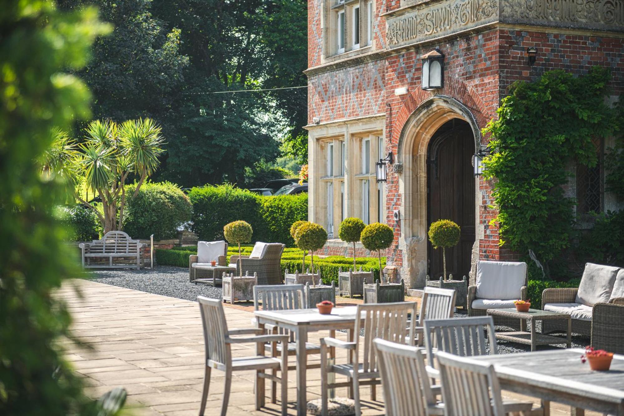 Burley Manor Hotel Buitenkant foto