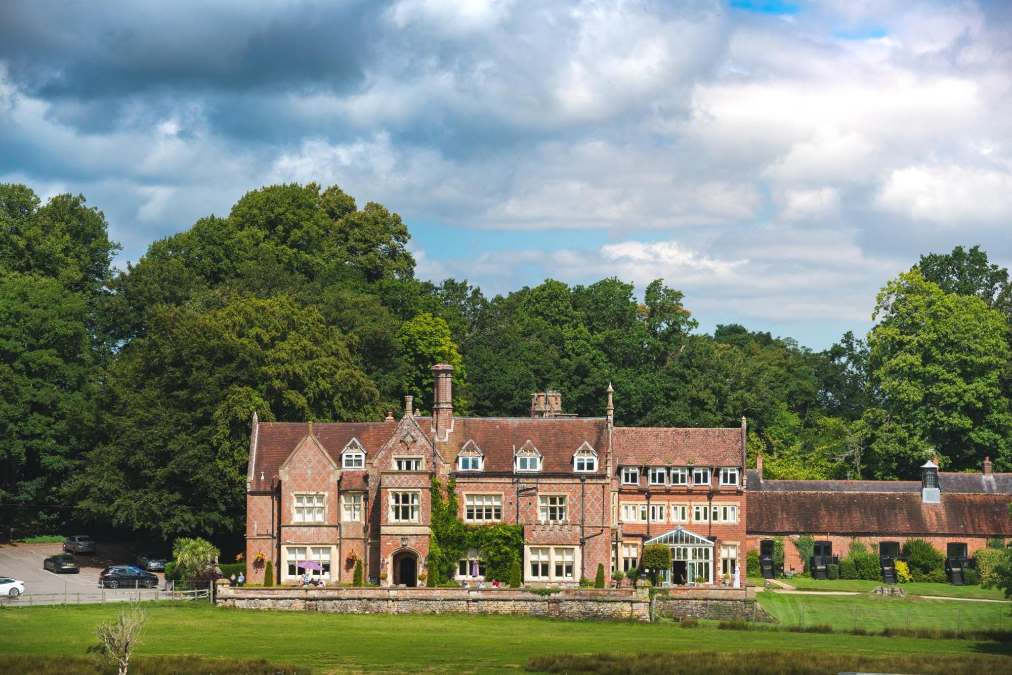 Burley Manor Hotel Buitenkant foto